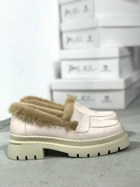 RETRO NUDE LOAFER 🖤